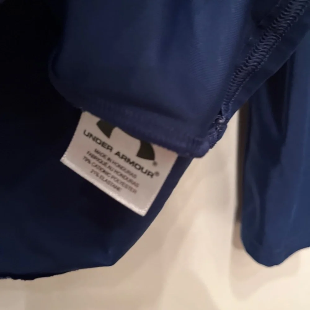 Under Armour Men's Long-Sleeve Blue‎ Top / Previously Worn